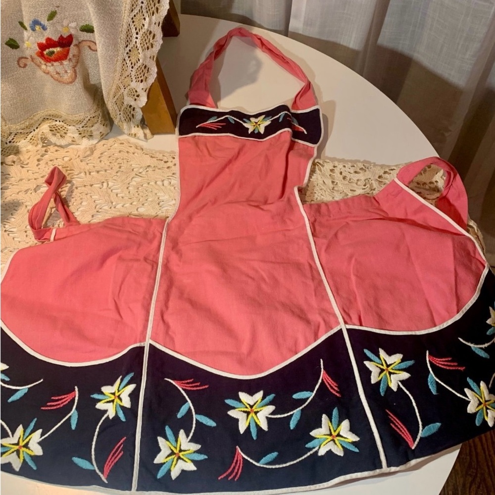 Adorable, Vintage Pink and Navy Apron with Floral Embroidery